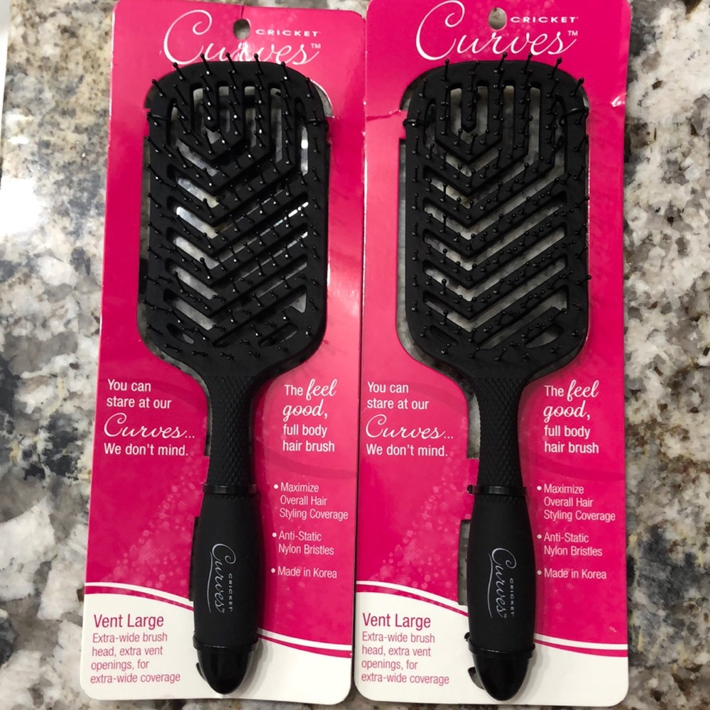 Cricket Curves extra wide brush with vents